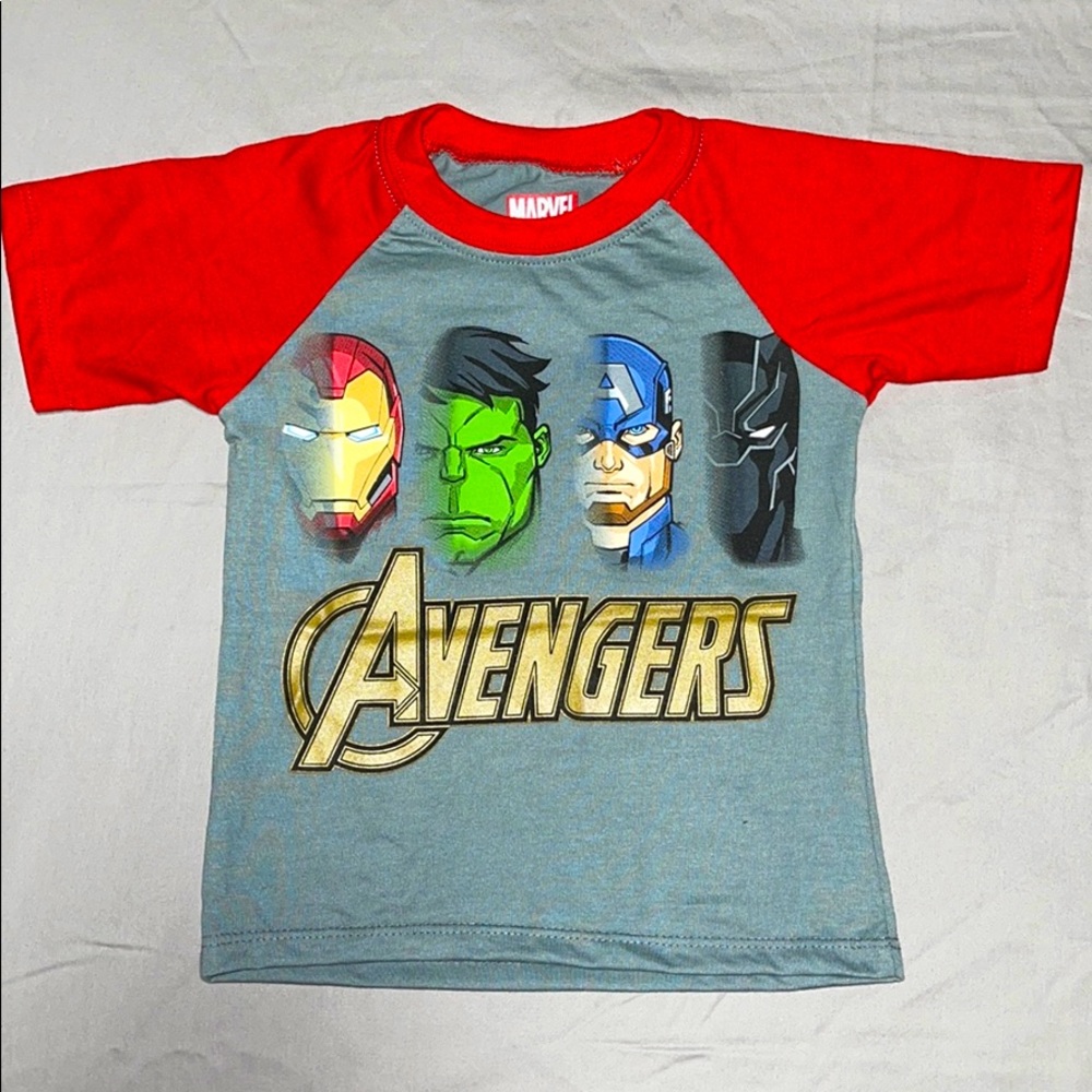 ⭐️NWOT⭐️Marvel Avengers Tee